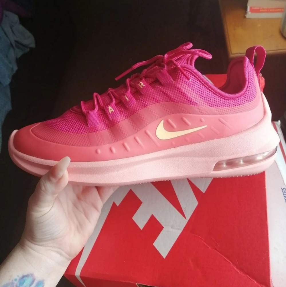 Nike max axis